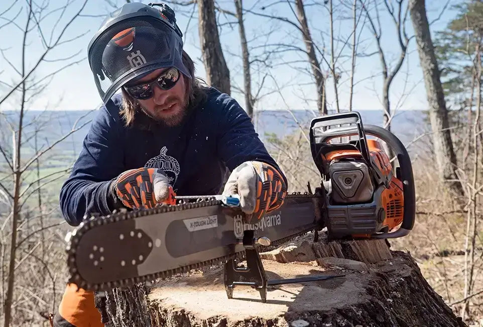 Einstellungen an Handsäge